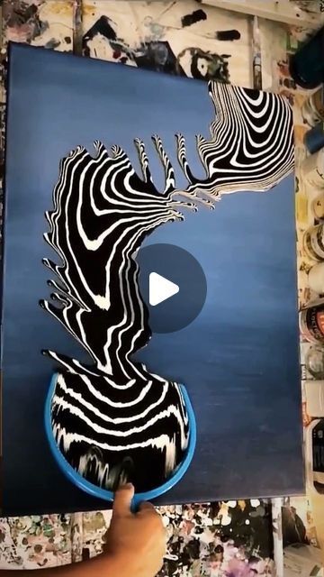 Check more at https://howcandothis.com/diyideas/33400/ Ideas For Abstract Painting, Paint Pouring Art Ideas, Black And White Painting Ideas On Canvas, Large Painting Ideas, Acrylic Pouring Art Ideas, Abstract Oil Painting Techniques, Acrylic Paint Tutorial, Diy Abstract Painting, Pour Painting Ideas