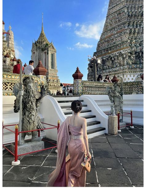 Negara Thailand, Thai Aesthetic, Thai Outfits, Bangkok Outfit, Thailand Outfits, Asian Family, Thailand Dress, Thailand Vacation, Chinese Princess