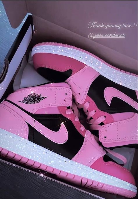 #pinkshoes #airjordanshoes #pinkandblack #shoes #shoesaddict #nike Shoes Baddie Aesthetic, Cute Birthday Shoes, Casual Shoes Women Sneakers, Bedazzled Shoes, Nike Shoes Women Fashion, Sneakers For Girls, Pink Nike Shoes, Pretty Sneakers, Nike Clothing