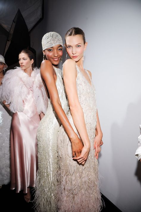 There was an air of the Roaring Twenties across the spring/summer 2012 catwalks Gatsby Party Outfit, Gatsby Outfit, Look Gatsby, Roaring 20s Fashion, Gatsby Look, Great Gatsby Fashion, Gatsby Theme, Gatsby Style, Chanel Couture