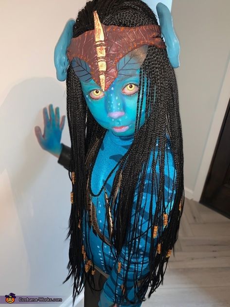 Brittany: My daughter wanted to dress up as her favorite character, Neytiri! She has been begging me for years and I am so so happy we finally put it together :). Neytiri Outfits Avatar, Neytiri Costume, Neytiri Costume Diy, Neytiri Clothes, Avatar Costume Diy, Neytiri As A Human, Avatar Cosplay Neytiri, Avatar Halloween, Homemade Costume