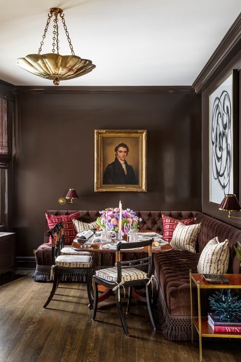 Cece Barfield, Pretty Interiors, Banquette Ideas, Brown Dining Room, Moody Decor, Brown Rooms, Manhattan Apartment, Black Dining Chairs, Banquette Seating