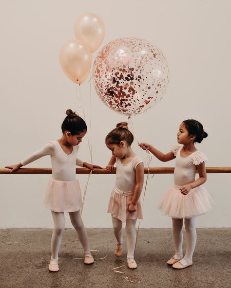 Kids Ballet Photoshoot, Ballet Photoshoot Ideas, Little Ballerina Girl, Ballerina Photo, Sparkling Dresses, Ballerina Picture, Ballerina Kids, Dance Photoshoot, Kids Ballet