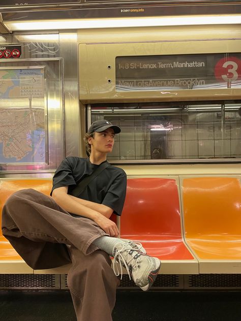 Nyc Aesthetic Men, New York Boy Aesthetic, Nyc Boys, Manifesting Board, Aesthetic Poses, Empire State Of Mind, Nyc Aesthetic, Subway Surfers, City Boy