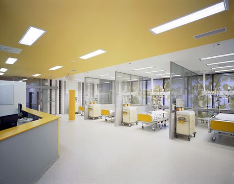 Emergency Pavilion in Teaching Hospital,© Andrea Thiel Lhotakova Neonatal Intensive Care Unit Interior Design, Maternity Hospital Design, Emergency Room Design, Hospital Emergency Room, Children Hospital Design, Kids Hospital, Medical Clinic Design, Hospital Design Architecture, Health Zone