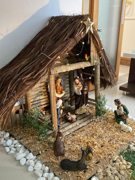 Christmas Nativity Scene Diy, Christmas Nativity Scene Display, Christmas Crib Ideas, Diy Christmas Wall, Nativity Scene Diy, Nativity Scene Display, Christmas Nails 2023, Christmas Decorations Centerpiece, Christmas Manger