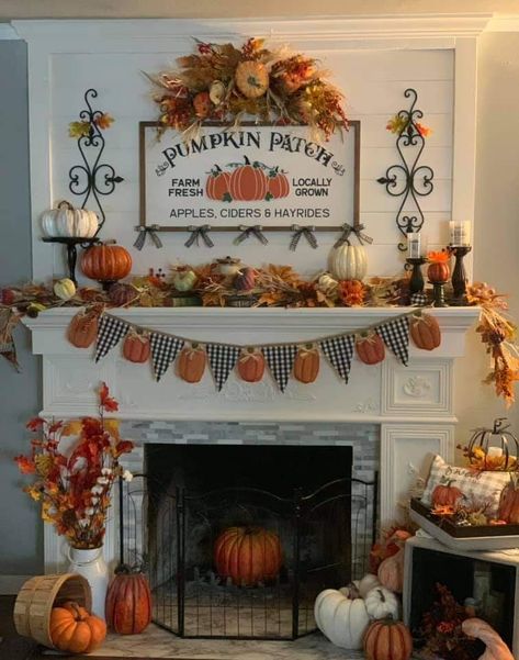 Fall Fireplace Decor, Fall House, Fall Mantle Decor, Halloween Decorations Outdoor, Fall Room Decor, Fall Fireplace, Halloween Decor Ideas, Cozy Fall Decor, Fall Decor Inspiration