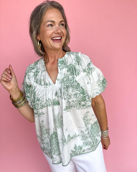 Crowd favorite🙌🏼 Our best-selling Uptown Estate Top is back in two fall transitional colors— green and latte! We’re loving both of these shades so much that we can’t choose a fave! SHOP all new arrivals— https://shopjincys.com/collections/fall-shades-of-chinoiserie Toile Print, White Bottoms, Colors Green, Denim Accessories, Capri Blue, Outerwear Vest, Plus Size Shopping, Boy Tees, Sea Green