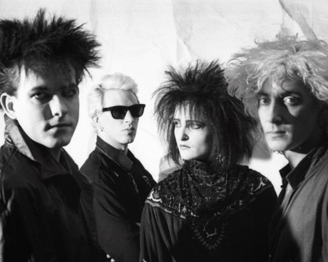 Tumblr, London 80s, Alt Culture, Goth Mommy, Traditional Goth, Siouxsie And The Banshees, Siouxsie Sioux, Goth Bands, Goth Music