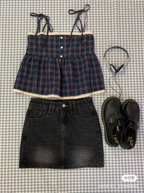 Summer Outfits Asian, Mini Skirts Outfits, Outfit Flatlay, Japan Fits, Outfits Asian, Preppy Chic Outfits, 2024 Fits, Estilo Emo, Seasonal Outfits