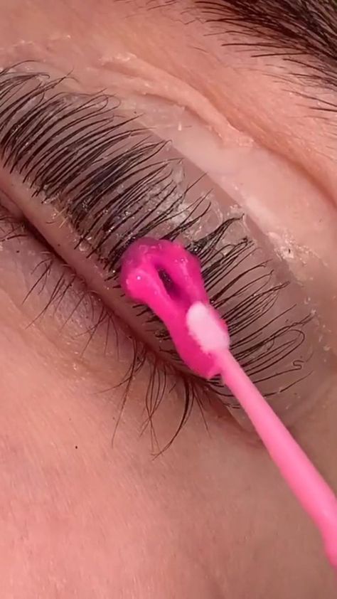 Das Wimpernlifting-Kit von Sins ‘n Lashes geht viral! in 2022 | Natural makeup, Makeup tutorial, Birthday makeup looks Tint Makeup Tutorial, Sins N Lashes, Disney Eye Makeup, Eyelash Lift And Tint, Tint Makeup, Birthday Makeup Looks, Doll Eye Makeup, Eyelash Extentions, Birthday Makeup