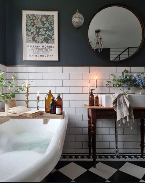 Medium Bathroom, Bathroom Vibes, Living Aesthetic, Tiny Bath, Bathroom Makeovers, Victorian Bathroom, Cottage Bathroom, Modern Vintage Home, Bathroom Goals