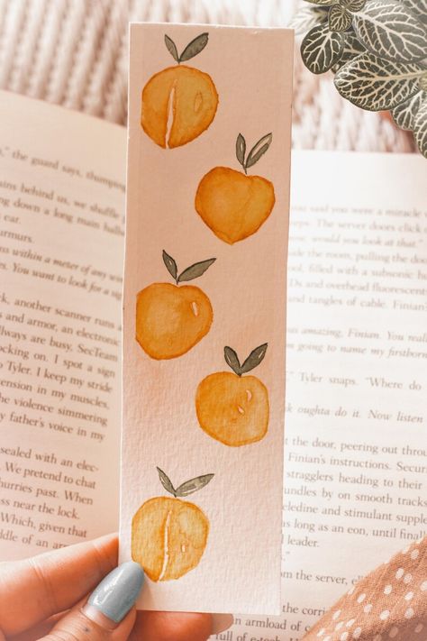 Original Watercolor Hand Painted Bookmark, FRUIT Bookmarks, Handmade Bookmarks - Etsy España Peach Bookmark, Hand Painted Bookmarks, Diy Bookmarks Aesthetic, Painted Bookmarks, Bookmark Art, Homemade Bookmarks, Bookmark Ideas, Handmade Bookmarks, Watercolor Books