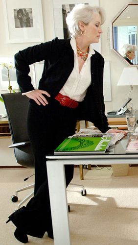 Meryl Streep's suit in The Devil Wears Prada Devil Wears Prada Outfits, Prada Outfits, Street Mode, Miranda Priestly, Style At A Certain Age, Prada Fashion, Devil Wears Prada, Advanced Style, Movie Fashion