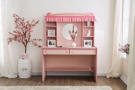 Pink table decorations