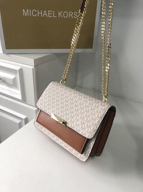 Crossbody Bag Outfit, Sac Michael Kors, Side Bags For Women, Purse Outfit, Trendy Purses, My Style Bags, Luxury Bags Collection, Bags For Sale, Beauty Finds