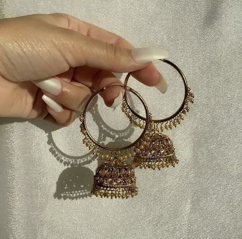 Gold Jhumka Earrings beautiful for every occasion Round Jhumka Earrings, Ring Jhumka Earrings, Jhumki Aesthetic, Jhumkey Aesthetic, Desi Jewelry Aesthetic, Jhumka Earrings Aesthetic, Jumkis Indian Jewelry, Earrings For Dress, Desi Jhumka