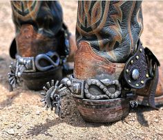 More gorgeousness from Shaun, new spur straps that'll have Ken ... Cowboy Spurs, Мотоциклы Harley Davidson, Spurs Western, Texas Cowboys, Cowboy Aesthetic, Real Cowboys, Cowboy Gear, Cowboy Girl, Cowboy Rodeo