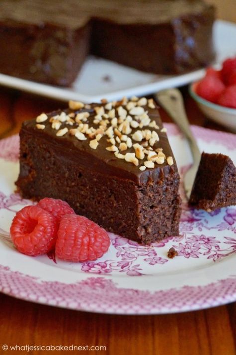 Showstopper Cakes, Chocolate Hazelnut Cake, Chocolate Ganache Recipe, Flourless Cake, Dark Chocolate Ganache, Nutella Cake, Chocolate Torte, Ganache Recipe, Italian Cake