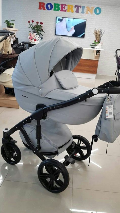 Baby Strollers Luxury, Newborn Pram, Stroller Newborn, Vom Avea Un Copil, Cozy Baby Room, Baby Accesories, Baby Pram