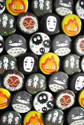 Ghibli buttons. Howls Moving, Toy Bonnie, طابع بريدي, Baking Inspiration, Rock Painting Ideas, Neighbor Totoro, Studio Ghibli Movies, Painted Rocks Diy, Anime Crafts