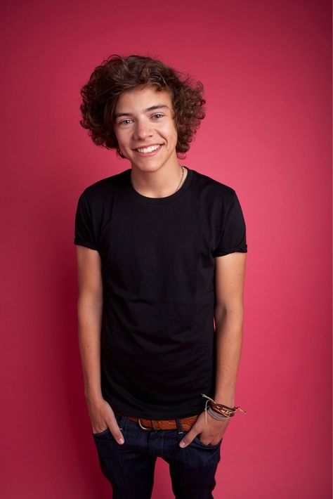 Harry Styls, Harry Styles 2010, Harry Styles 2011, One Direction Photoshoot, One Direction Girlfriends, Harry Styles Photoshoot, Harry Styles Outfit, Holmes Chapel, Magazine Photoshoot