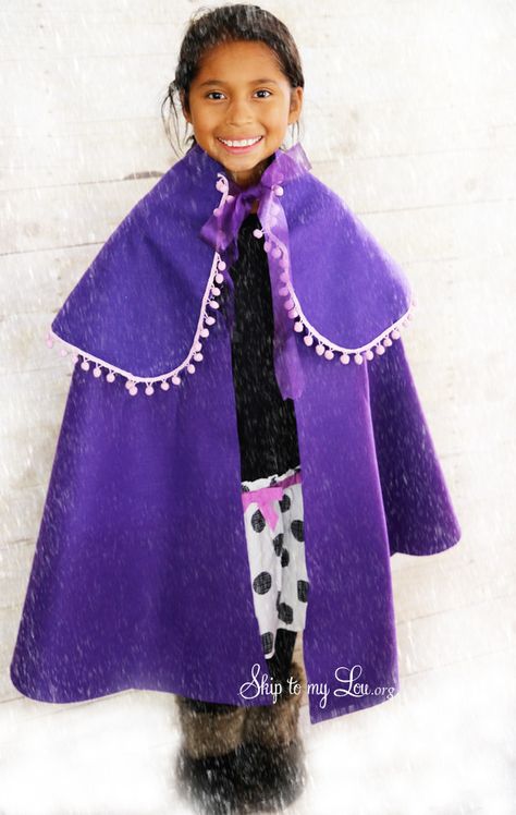 This No Sew Frozen Cape can be made in about 15 mins and requires no sewing! Anyone can make it! www.skiptomylou.org #frozen #DIYfrozencape #DIY Halloween Themed Appetizers, No Sew Cape, Holiday Appetizers Christmas, Thanksgiving Side Dishes Healthy, Halloween Appetizers Easy, Best Thanksgiving Side Dishes, Thanksgiving Side Dishes Easy, Halloween Party Appetizers, Holiday Appetizers Easy