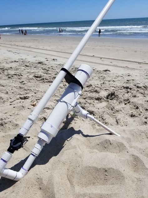 Air Cannon Bait Launcher! We made two beach trips to test the air cannon. The tests resulted in a few minor tweaks and the bait launcher is 100% now. Diy Projects Using Pvc Pipe, Bait Caster, Crappie Fishing Tips, Air Cannon, Toy Boats, Portable Air Compressor, Fishing Diy, Surf Fishing, Fishing Techniques