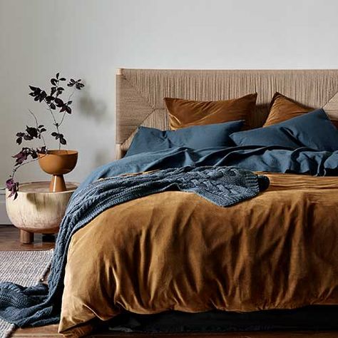 Moody Bedrooms, Velvet Quilt Cover, Dark Blue Bedrooms, Bed Quilt Cover, Brown Bedroom, Quilt Covers, Velvet Quilt, Farmhouse Ideas, Bedroom Color Schemes