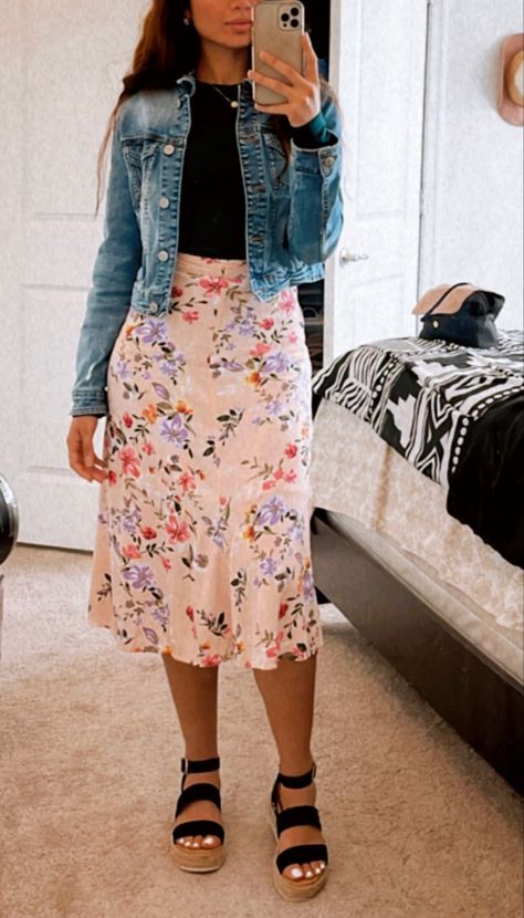 Classy Work Outfits Women Summer, Highwaisted Skirts Outfits, Modest Romper Outfit, Womens Long Skirt Outfit, Conservative But Cute Outfits, Kitchen Tea Outfit For Guest, Casual Work Skirt Outfit, Preacher Wife Outfits, Cute Spring Office Outfits