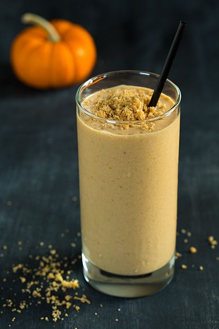 #GF Pumpkin Cheesecake Breakfast Smoothie - healthy & delicious! By @cookingclassy1 Cheesecake Breakfast, Pumpkin Drink Recipes, Cheesecake Smoothie, Pumpkin Drinks, Pumpkin Smoothie, Cooking Classy, Smoothie Shakes, Pumpkin Cheesecake, Breakfast Smoothie