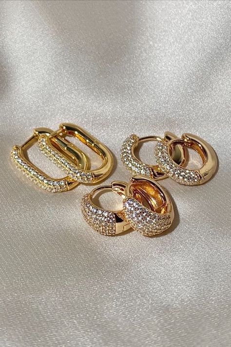 Expensive Jewelry Luxury, Fancy Jewellery Designs, Gold Rings Fashion, Jewelry Fashion Trends, Classy Jewelry, Expensive Jewelry, Gold Earrings Designs, Jewelry Lookbook, Diamond Hoop Earrings