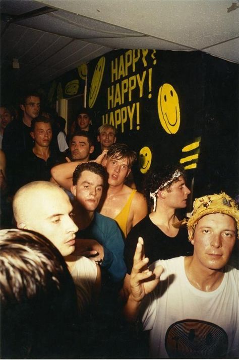 25 nostalgic smiley shots to satisfy your acid house cravings - Galleries - Mixmag Jackdaw, Berlin, 90s Rave Aesthetic, Rave Photography, Amen Break, Acid House Rave, Rave Scene, Rave Aesthetic, 90s Rave