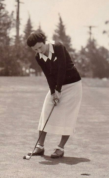 Vintage Golf Outfit, 1930s Sportswear, Hamlet Costume, 1922 Fashion, Hickory Golf, Irene Dunne, Activewear Trends, Classic Golf, Womens Golf Fashion