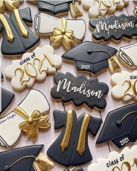 Senior Cakes Graduation High Schools, Graduation Cookies Decorated 2023, Phd Party Decorations, Cupcakes Decoration For Graduation, 2023 Graduation Cupcakes, Graduation Cookie Ideas 2023, College Graduation Decorations Party, Grad Sugar Cookie Ideas, High School Cookies