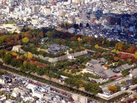 二条城, Nijōjō (Nijo Castle) seen from above, Kyoto, Japan,  Photo by Saki Fujimaki Kyoto Travel Guide, Nijo Castle, Japanese Castle, Kyoto Travel, Most Beautiful Gardens, Kyushu, Japan Photo, Unesco World Heritage Site, Tokyo Japan