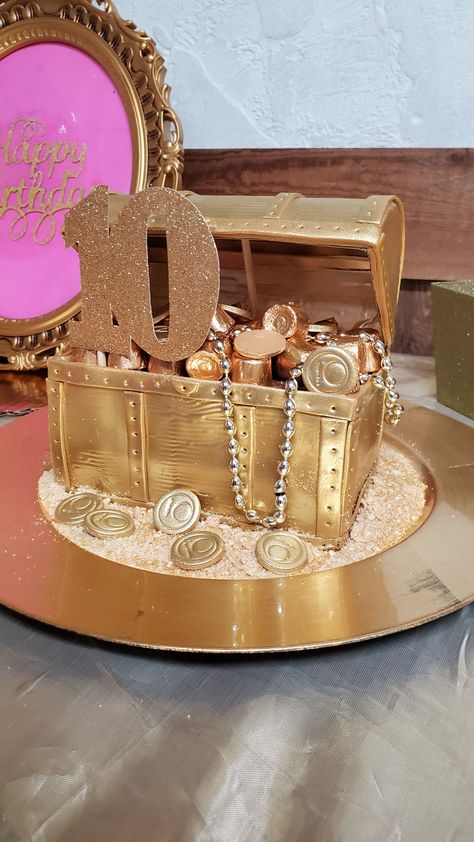 Golden Birthday Cakes For Boys, Boy Golden Birthday Ideas, Kids Golden Birthday Ideas, Golden Birthday Ideas, Golden Birthday Gifts, Golden Birthday Cakes, 5th Birthday Boys, Golden Birthday Parties, Golden Cake