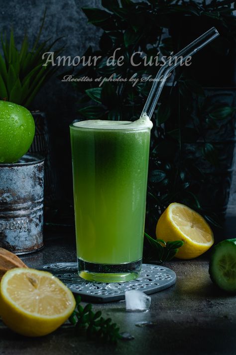 Jus vert au céleri pomme et concombre - Amour de cuisine Juicy Juice, Healthy Girl, Keanu Reeves, Yummy Dinners, Glass Of Milk, Cold Drinks, Beer Glasses, Lake House, Ramadan