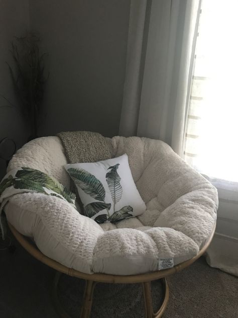 Baddie Apartment, Baddie Apartment Ideas, Comfy Bedroom, Home Decor Ideas Living Room, Papasan Chair, Cozy Room Decor, Ideas Living Room, Apartment Decor Inspiration, Pier One