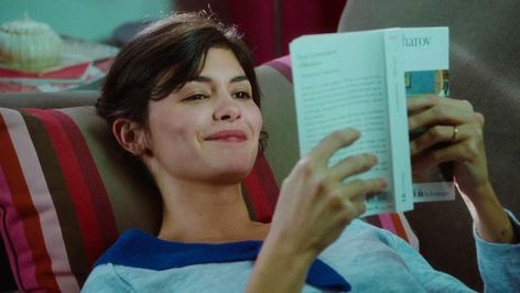 My biggest goal in life is to belong to a book club as I want to know all the best book recommendations for women. With the responsibilities of adult life this dream has not yet come into fruition so let's make a digital book club! I'll tell you mine, if you tell me yours! Audrey Tautou, French Movies, French Cinema, French Films, Woman Reading, I Want To Know, Digital Book, Film Stills, I Love Books