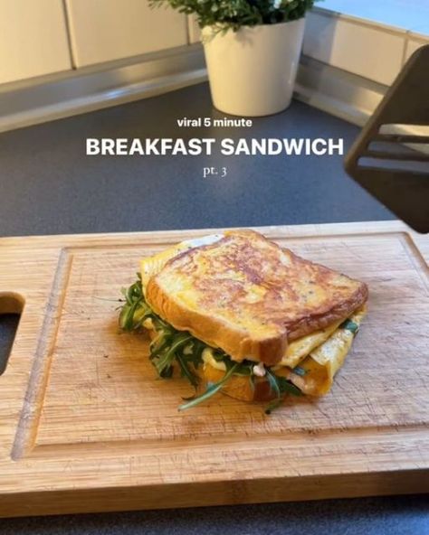 Healthy Eating on Instagram: "5 minute breakfast sandwich 🥪 by @patiispage

Ingredients:
- 2 brioche bread toasts
- some butter
- 2 eggs
- 1 slice gouda cheese
- 1/2 avocado
- some cherry tomatoes
- handful arugula" How To Make Egg Sandwich, Viral Breakfast, 5 Minute Breakfast, Clean Eating Guide, Egg Sandwich, Raspberry Recipes, Brioche Bread, Gouda Cheese, Bread Toast