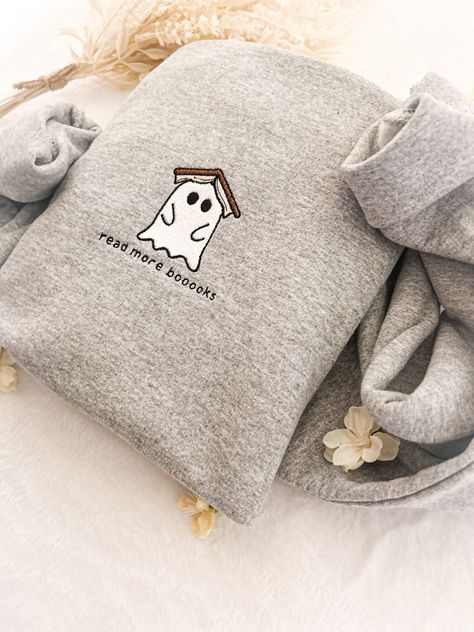 Embroidered Ghost Book Sweatshirt, Read More Booooks Sweatshirt, Fall Crewneck Embroidered Ghost, Ghost Books, Women Sweatshirt, Sweatshirt For Women, Sweatshirt Crewneck, Sweatshirt For Men, Cute Sweatshirts, Halloween Costumes For Girls, Halloween Sweatshirt