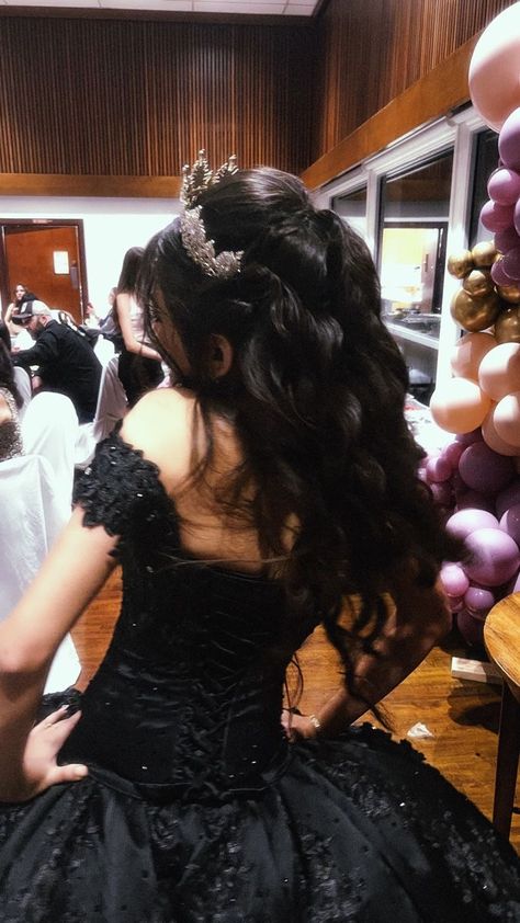 Quince Themes Black, All Black Quinceanera, Sparkly Black Quinceanera Dresses, Black Glitter Quinceanera Dresses, Quince Black Dresses, Black Quince Ideas, Emo Quinceanera Theme, Black Sparkly Quince Dress, Quince Pic Ideas