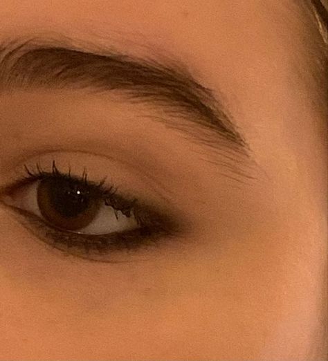 Simple Smokey Liner, Hot Topic Makeup, Brown Waterline Makeup, Tired Eyeliner, Droopy Nose Aesthetic, Rounded Eyeliner, Eyeliner Pencil Looks, Slept In Makeup, Grunge Makeup Eyeliner