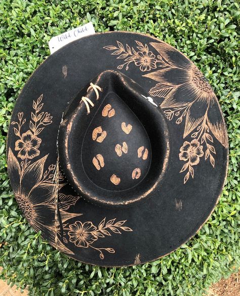 Jack Daniels Custom Burned Hat - Etsy Hand Painted Cowboy Hats, Burning Hats, Decorated Hats, Cowboy Hat Design, Hat Burning, Custom Cowboy Hats, American Flag Hat, Short Quote, Country Jewelry