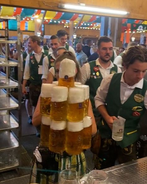 Waitress carries impressive ammount of steins Oktoberfest | waiter, Oktoberfest | How strong is she?! 😯🍺 | By LADbible | Facebook Paulaner Oktoberfest, Oktoberfest Music, Octoberfest Beer, Beer Girl, Bavaria Beer, Beer