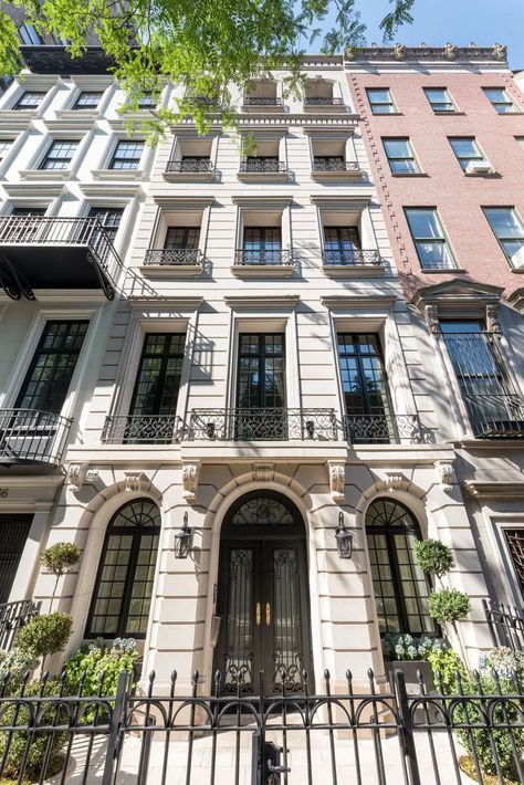 Nyc Upper East Side, Brownstone Homes, New York Townhouse, Nyc Townhouse, Townhouse Exterior, Apartment Exterior, Luxury Exterior, New York Life, New York Apartment