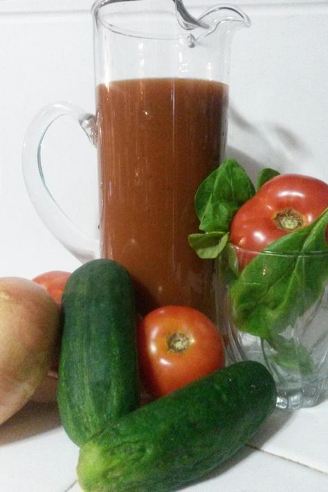 Homemade CopyKat V8 Juice (Spicy and Non-Spicy) Spicy V8 Juice Recipe, Homemade V8 Juice, Wacky Fashion, Tomato Juice Recipes, V8 Juice, Soup Starter, Homemade Juice, Juicer Recipes, Juicing For Health