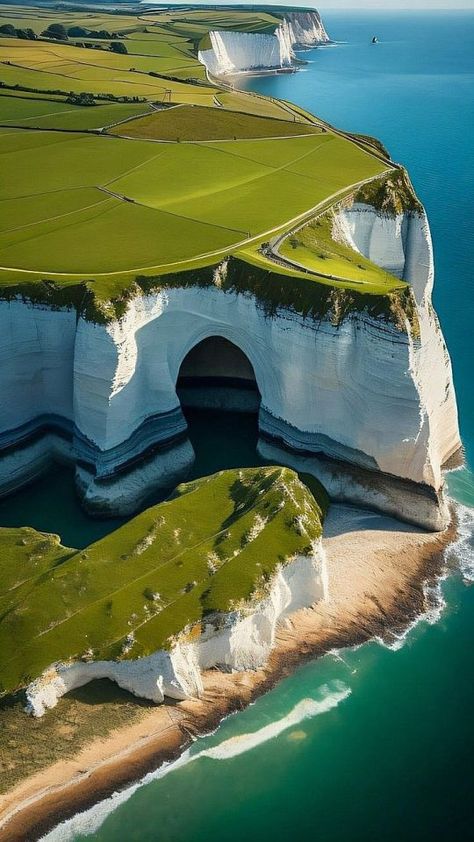 Louxo's Enjoyables Dover England, White Cliffs Of Dover, White Cliffs, Best Nature Wallpapers, Daily Pictures, Malaga, Amazing Nature, Natural Wonders, Beautiful World