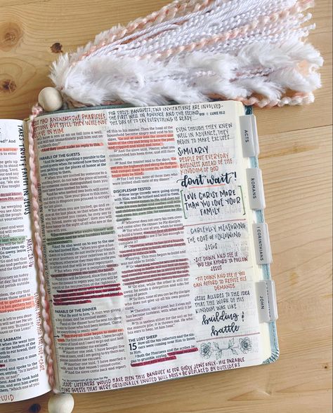 Bible journaling in Luke. Open bible laying on table. Aesthetic hand writing. Hand lettering. Fluffy bookmark Luke Verses Bible, Luke 2 Bible Journaling, Luke 1 Bible Journaling, Mark Bible Journaling, Luke Bible Journaling, Highlighted Bible, Aesthetic Bible Journaling, Luke Chapter 1, Bible Annotations